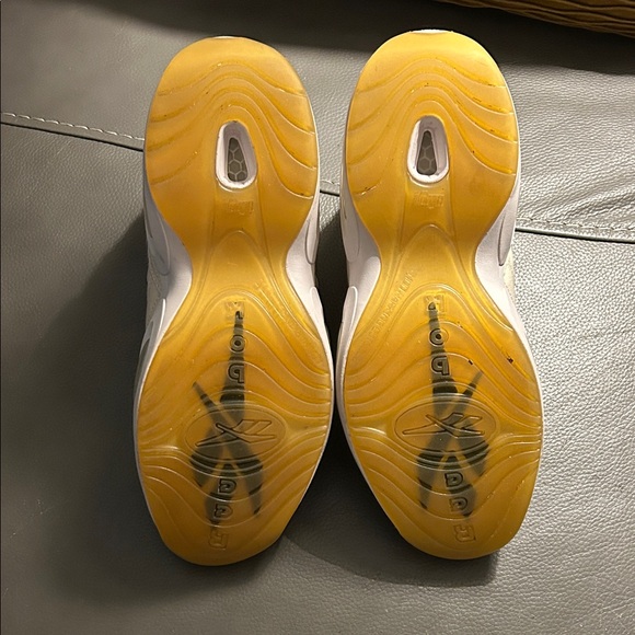 Reebok Question Mid "Boktober" athletic shoe, size 11. EUC - Picture 6 of 8